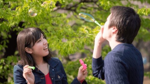 好きな人が近くにいる時　女性