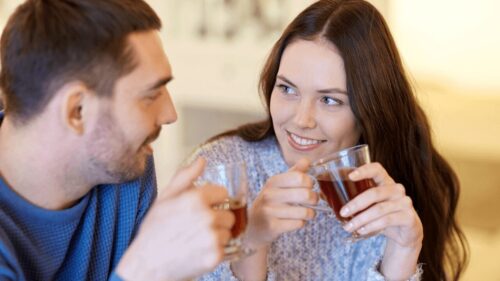 彼女いるのに ほかの女とご飯